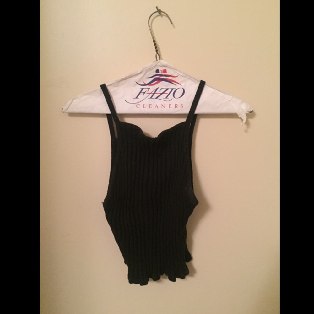 Very stretchable and cute crop top :)